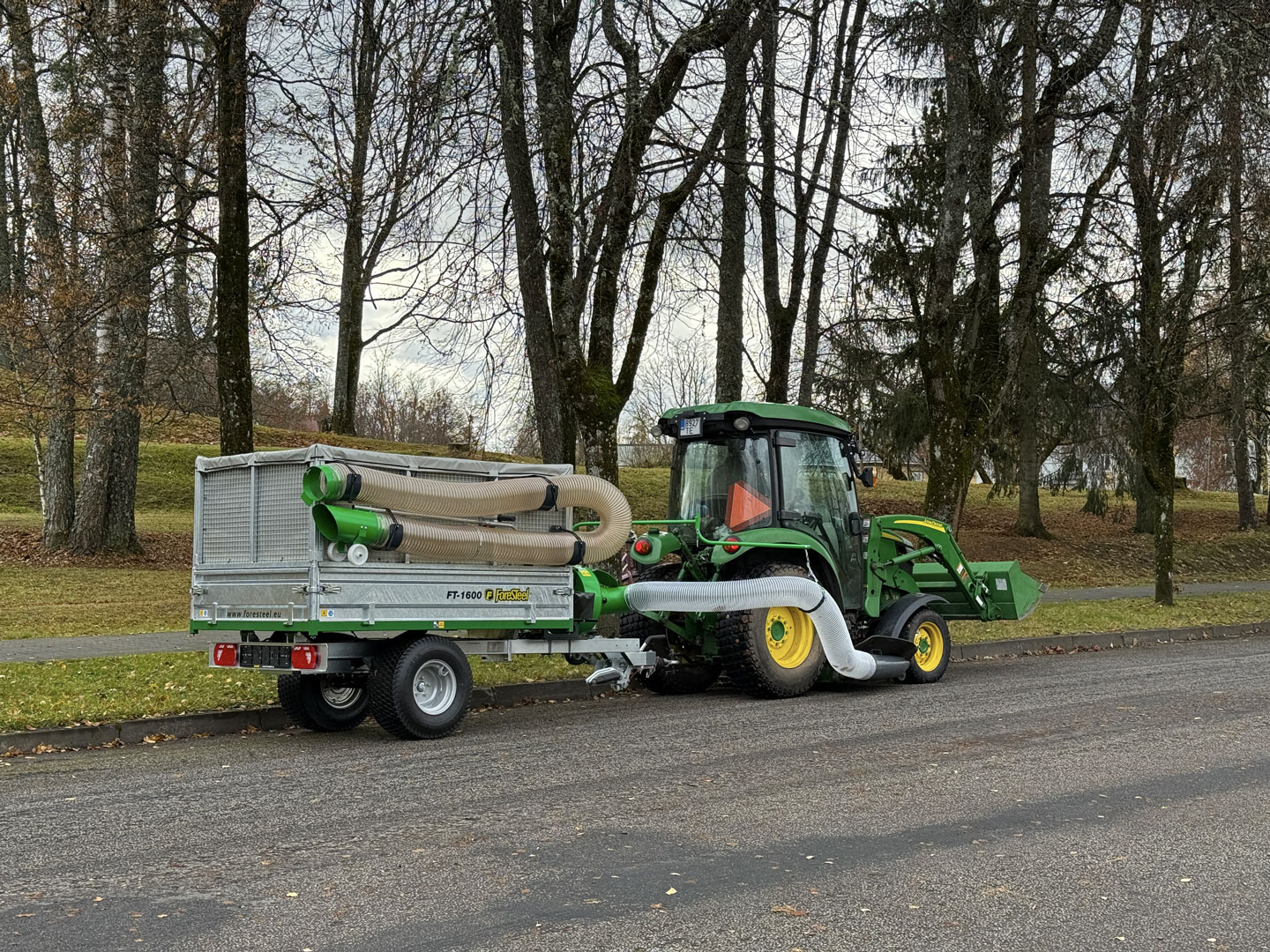 FT-1600 Remorque à feuilles