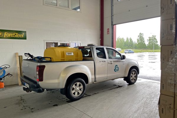 Foresteel-PW-600-mobile-pressure-washer-pickup-02